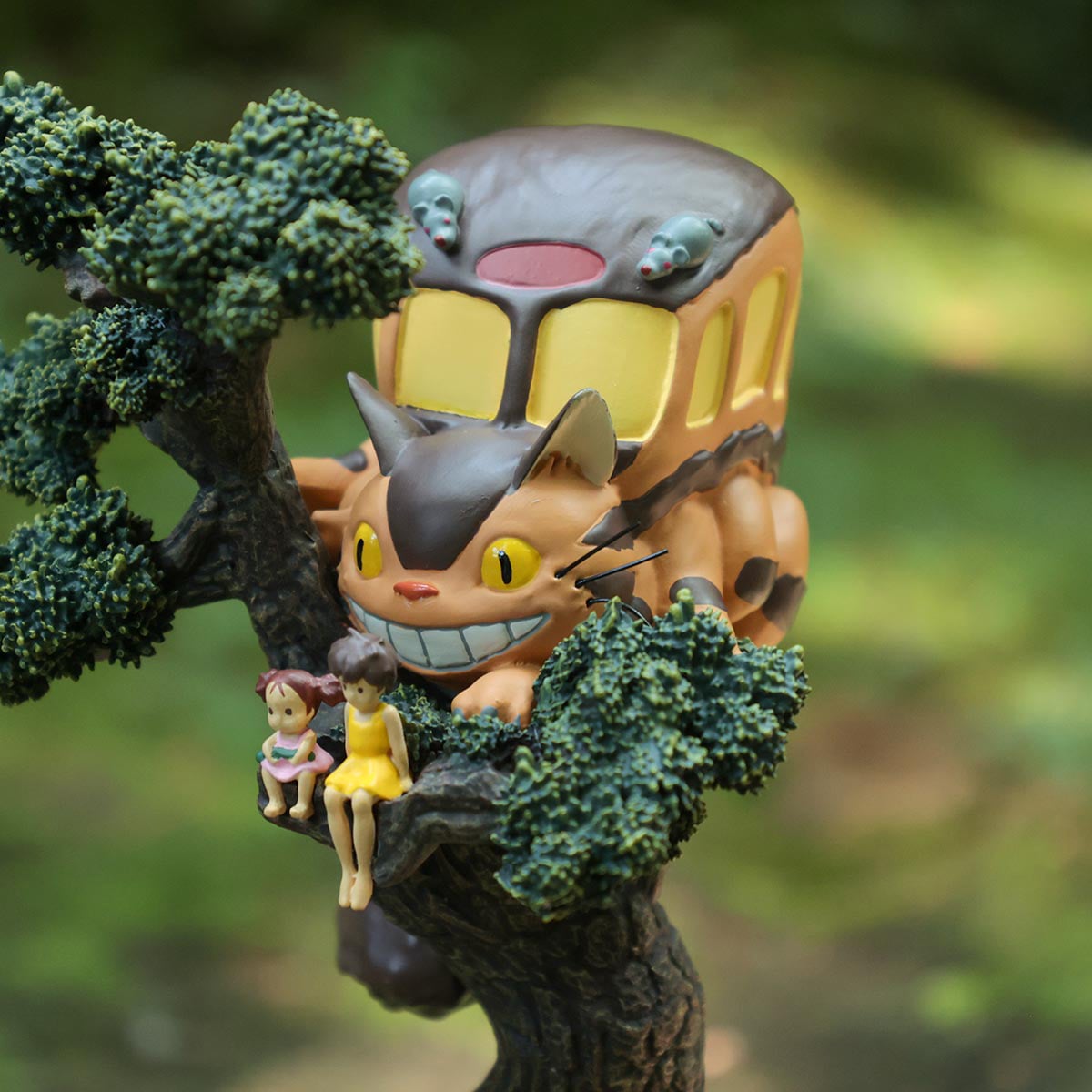 Diorama table clock Mei, Satsuki & Chatbus in the pine tree - My Neighbor Totoro