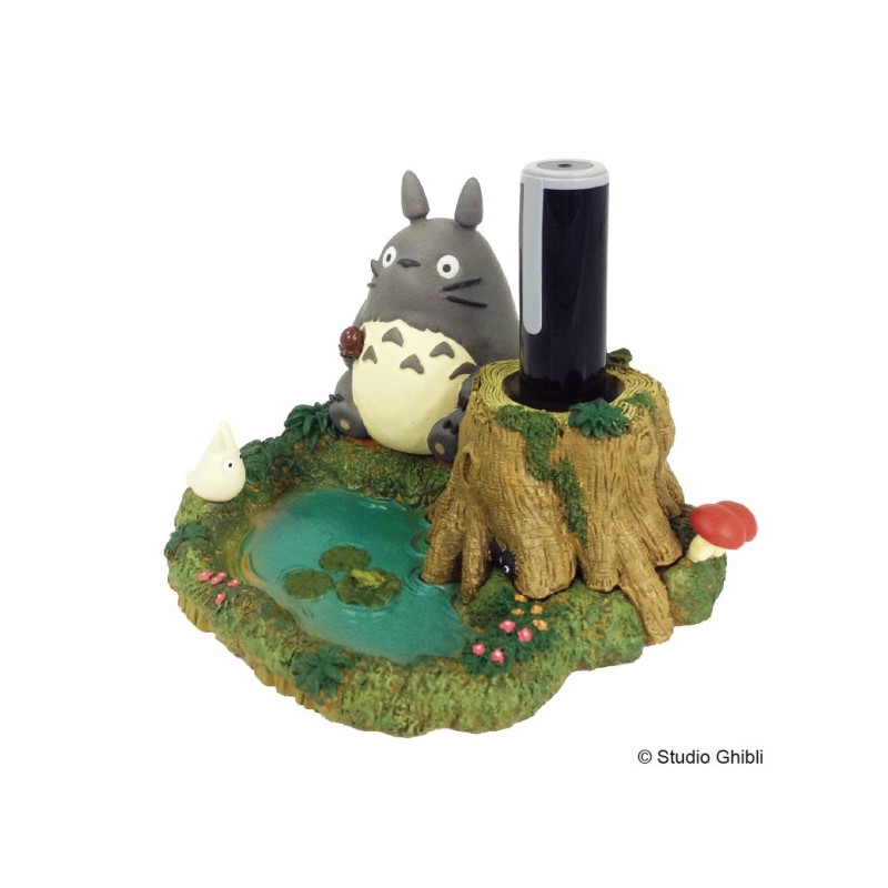 Pencil holder figurines Totoro by the pond - My Neighbor Totoro Pencil holder figurines Totoro by the pond - My Neighbor Totoro