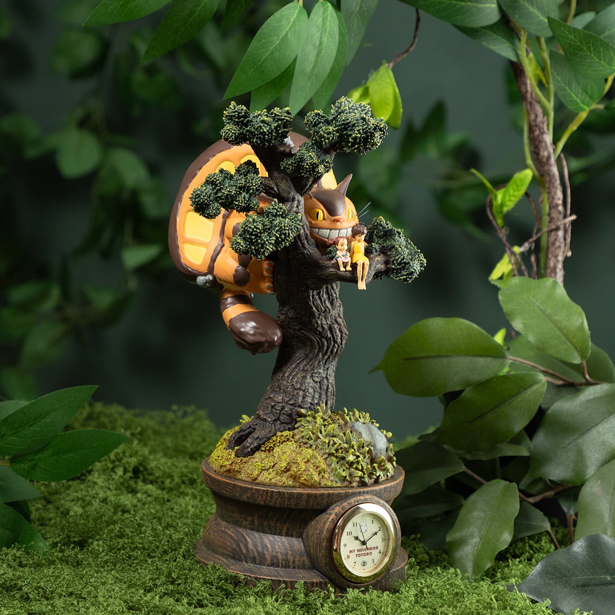 Diorama table clock Mei, Satsuki & Chatbus in the pine tree - My Neighbor Totoro